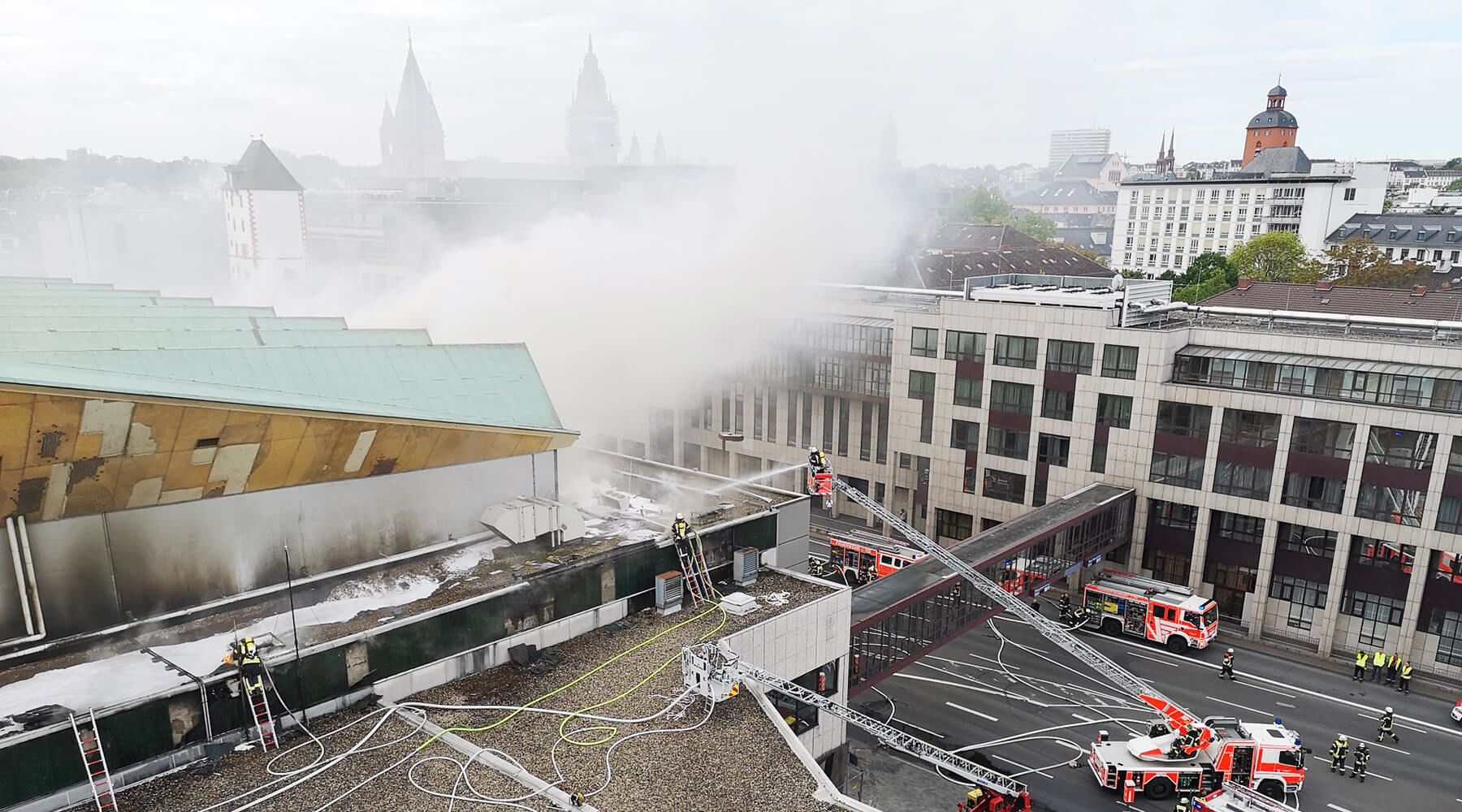 Rheingoldhallen GmbH & Co. KG zum Brand in der Rheingoldhalle