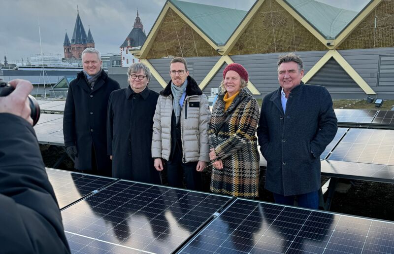 PMG versorgt das Parkhaus Rathaus künftig mit Strom aus einer neuen PV-Anlage