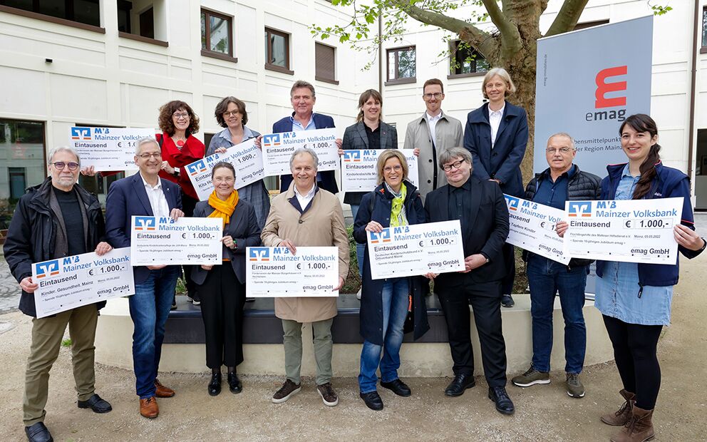 emag spendet 10.000 Euro zum Jubiläum